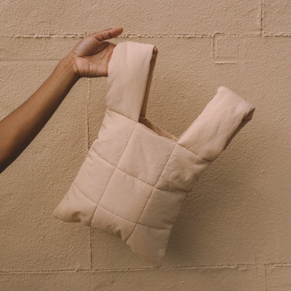 QUILTED PUFFER BAG